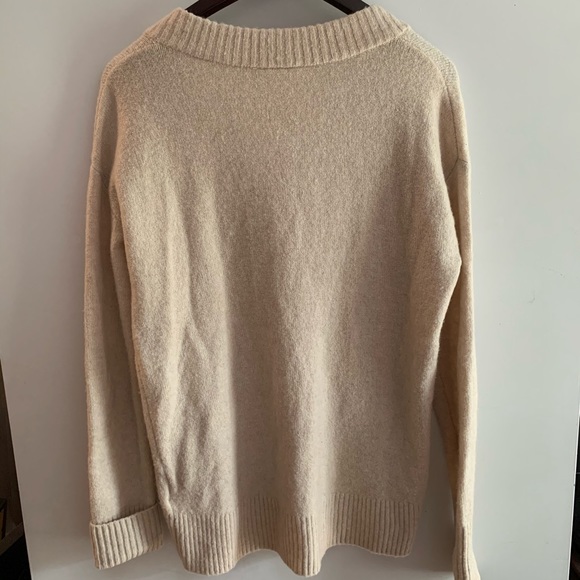Gap oversized tan coloured boyfriend sweater - Picture 2 of 6